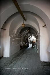 Image du Maroc Professionnelle de  Derb El Kennaria, un quartier non loin de la place Jamaa El Fana de la ville touristique du Maroc, une atmosphère magique dans ces ruelles au centre de la médina de Marrakech, le 6 Février 2007. (Photo / Abdeljalil Bounhar)

